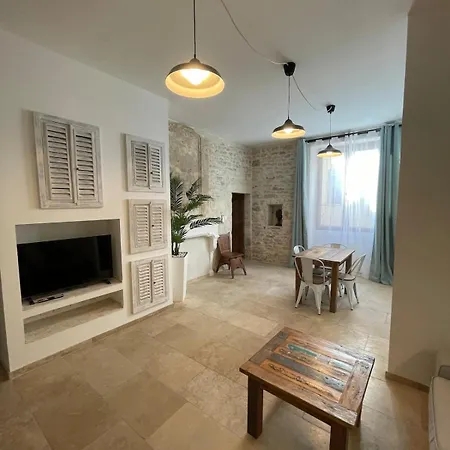 Apartment, Jacuzzi, Appartement *