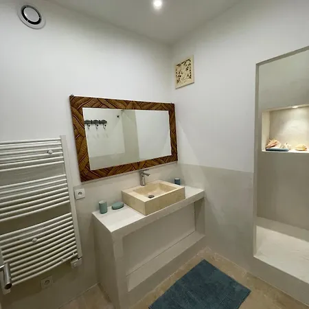 Apartment, Jacuzzi, *