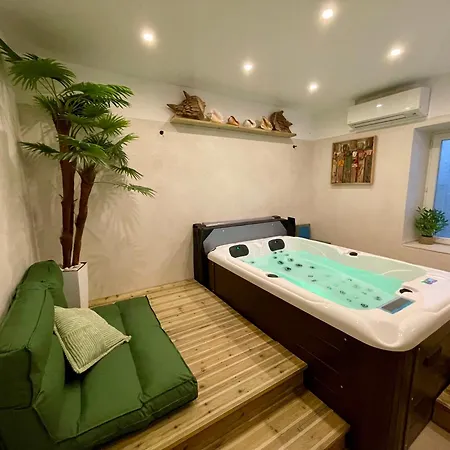 Apartment, Jacuzzi, Apartment